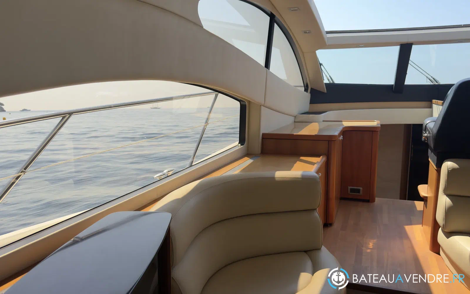 slider 16 Sunseeker Predator 62