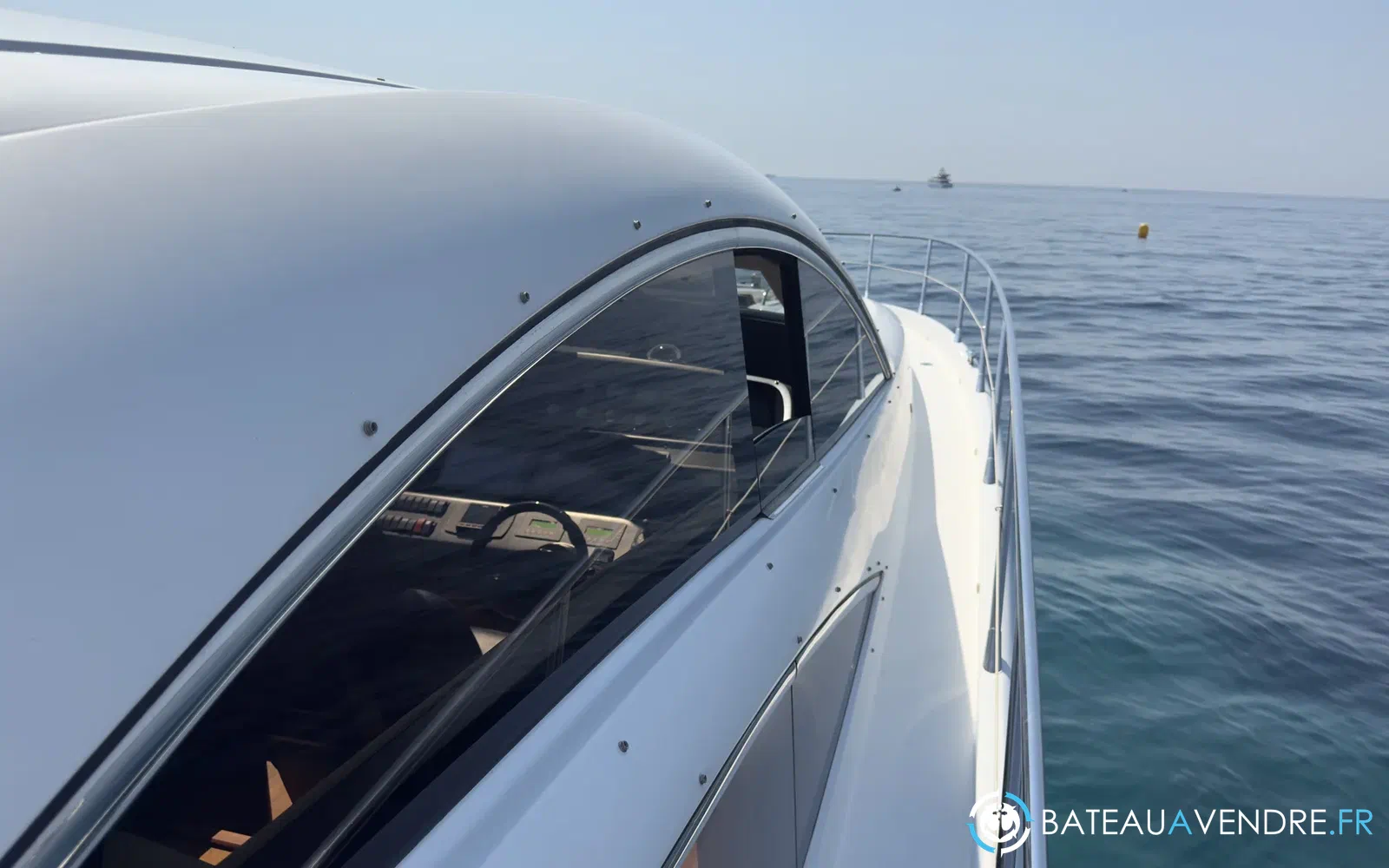 slider 17 Sunseeker Predator 62