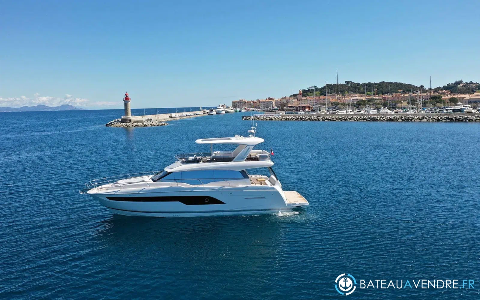 slider 0 Prestige Yachts 630 Fly