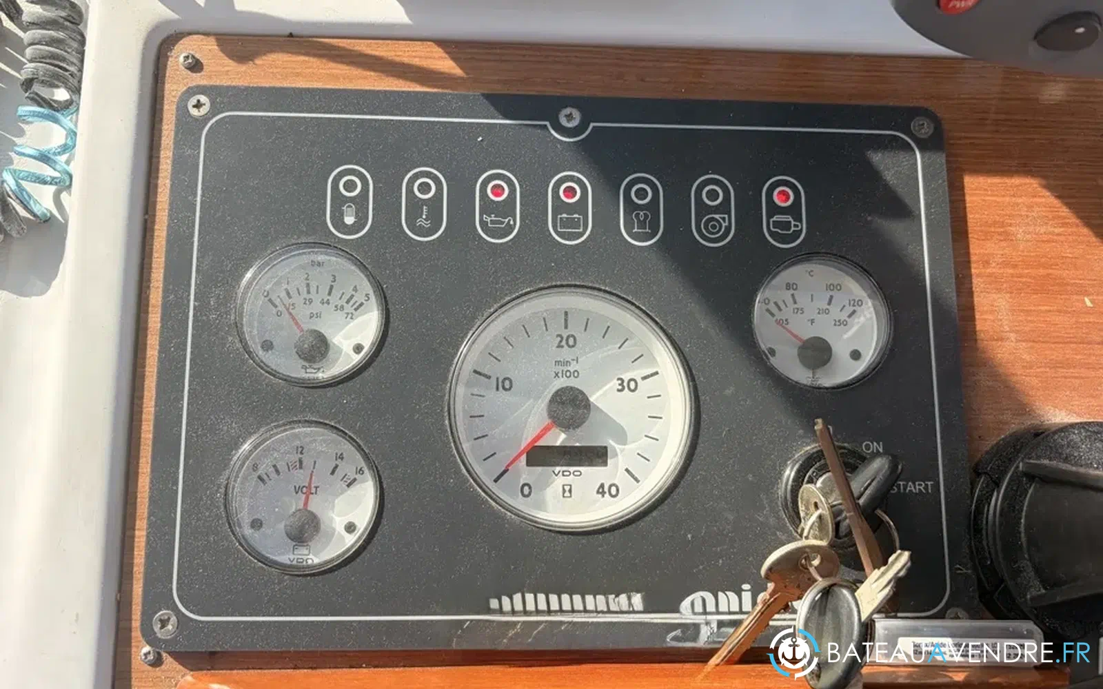 slider 21 Beneteau Antares 7.60