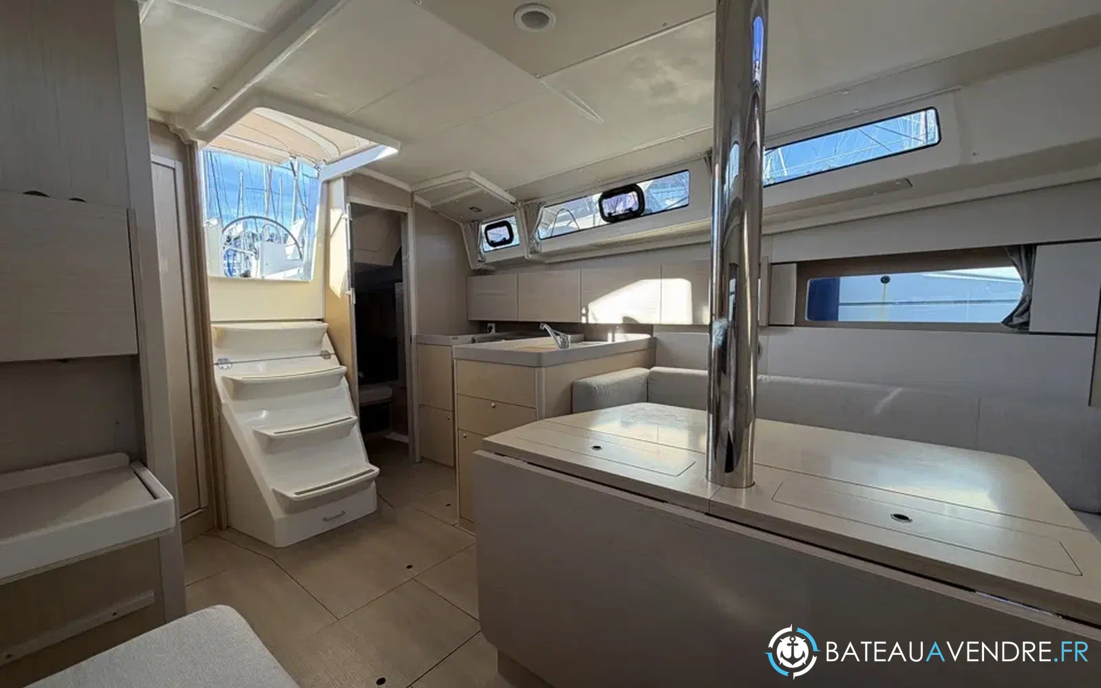 slider 43 Beneteau Oceanis 38.1
