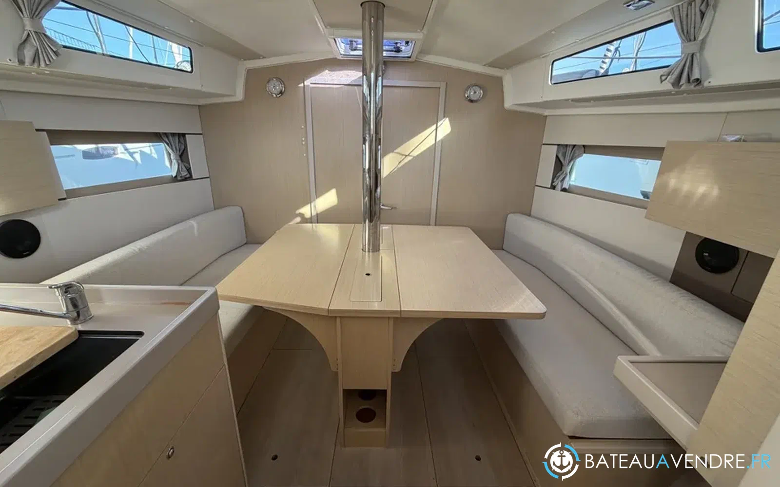 slider 44 Beneteau Oceanis 38.1