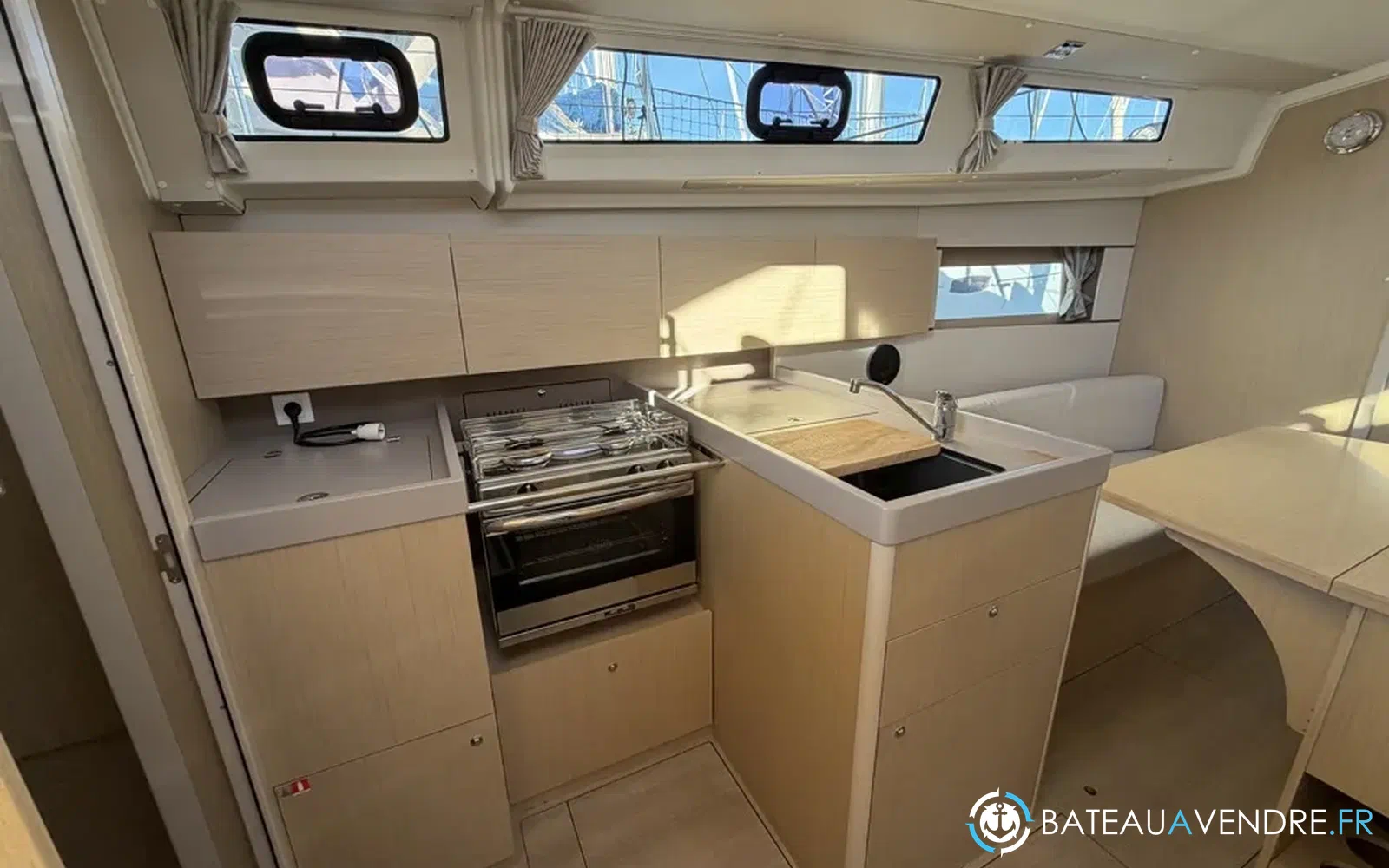 slider 46 Beneteau Oceanis 38.1