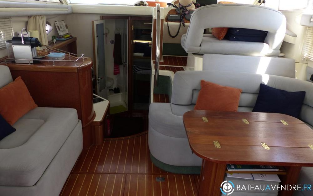 Sealine F 37 interieur photo 3