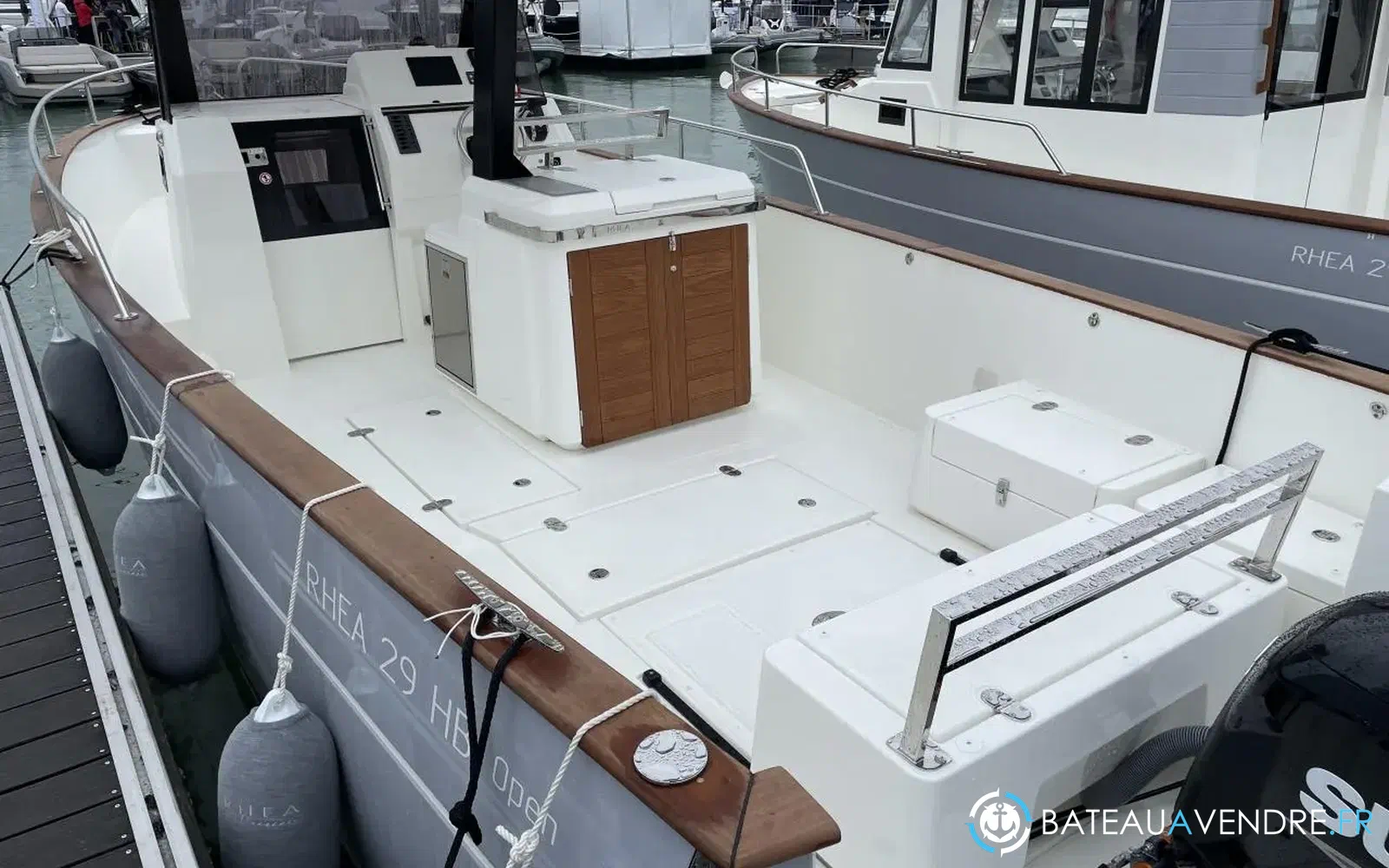 slider 3 Rhea 29 Open
