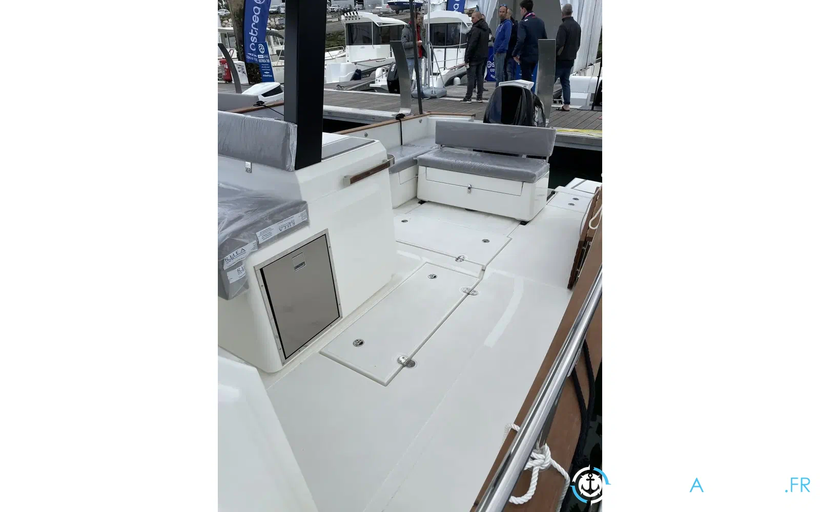 slider 6 Rhea 29 Open
