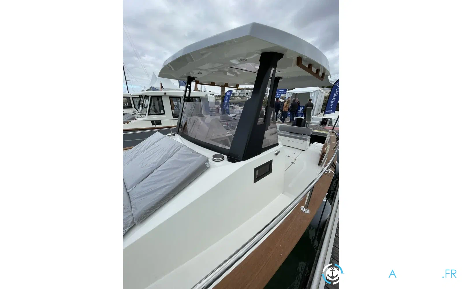 slider 7 Rhea 29 Open
