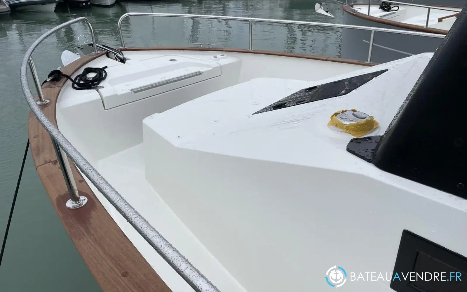slider 8 Rhea 29 Open