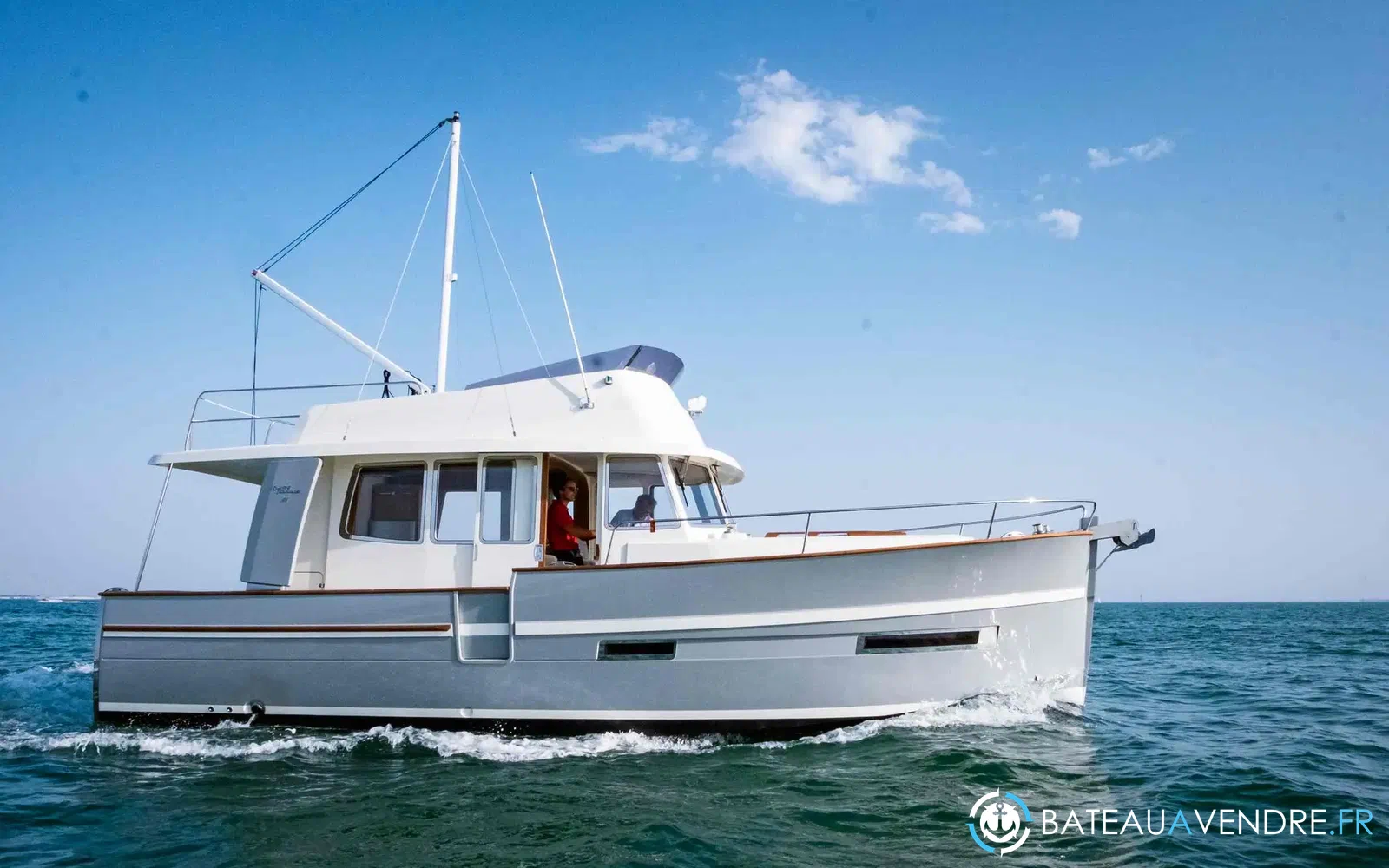 slider 0 Rhea Trawler 34
