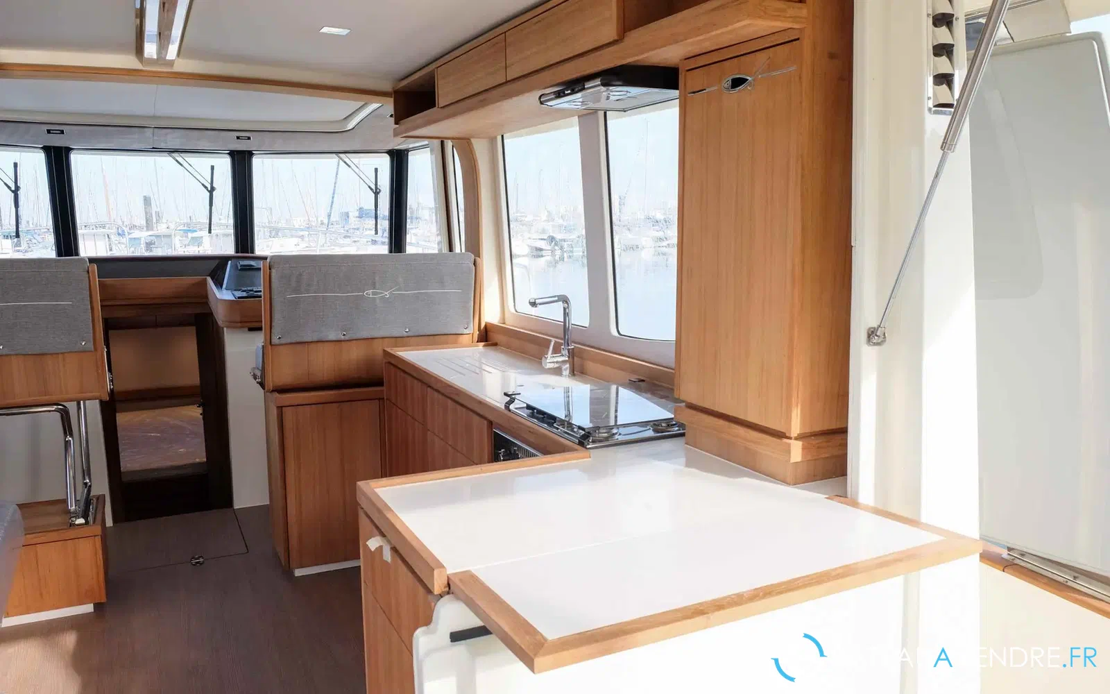 slider 9 Rhea Trawler 34