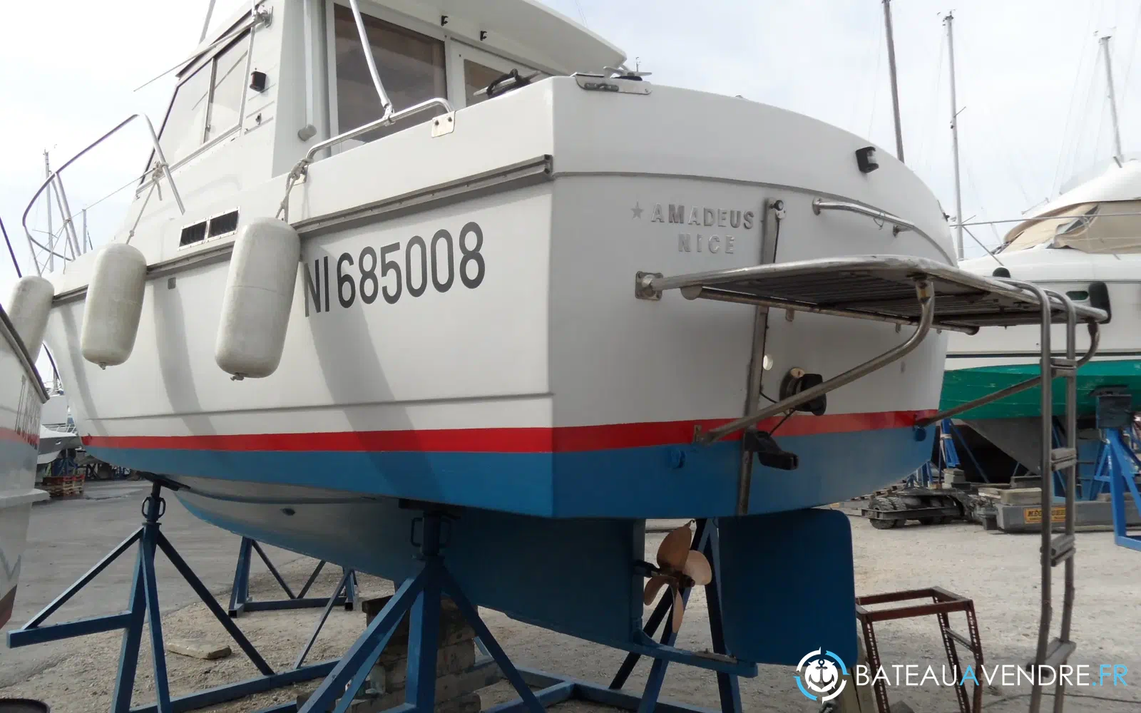 slider 2 Beneteau Antares 800