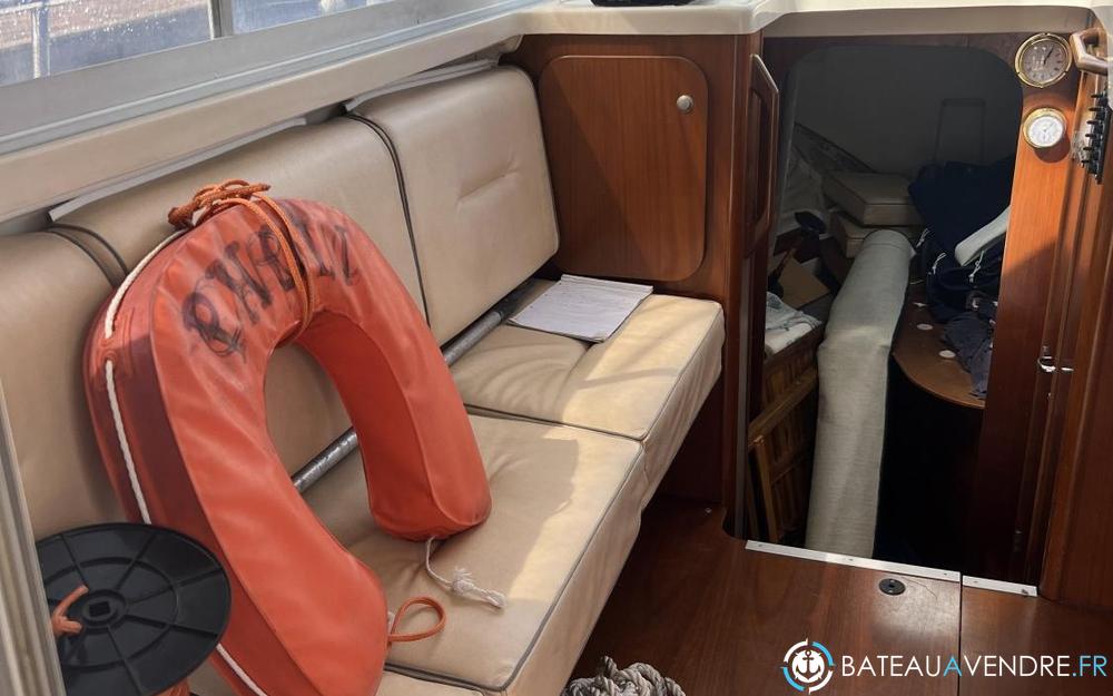 Beneteau Antares 805 interieur photo 3