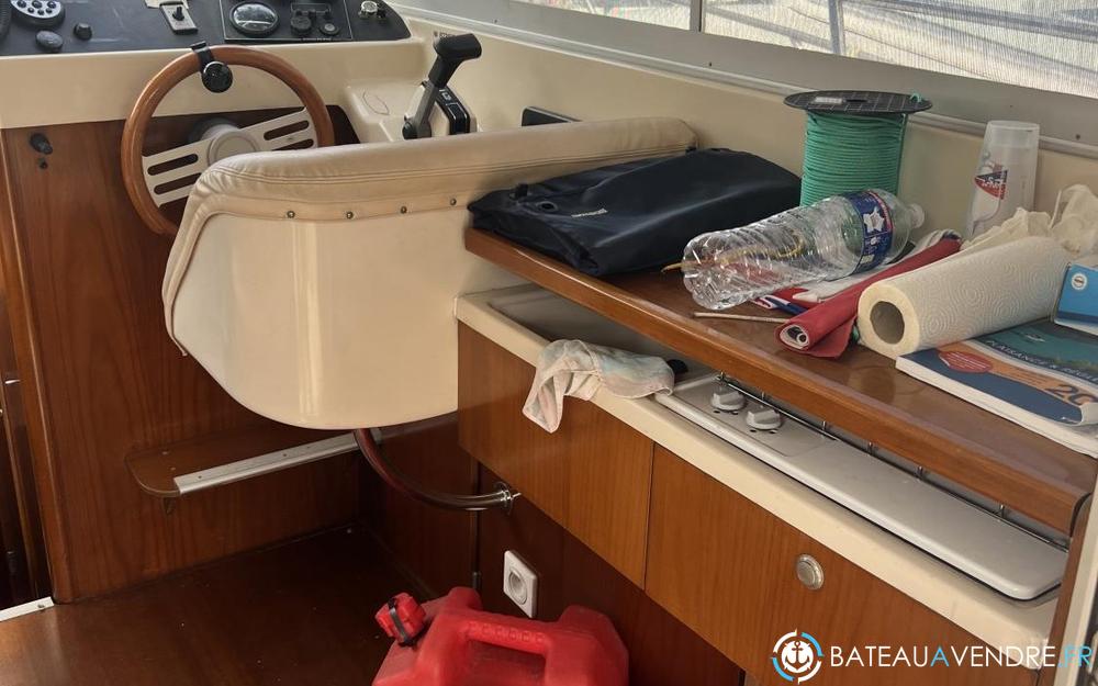 Beneteau Antares 805 interieur photo 4