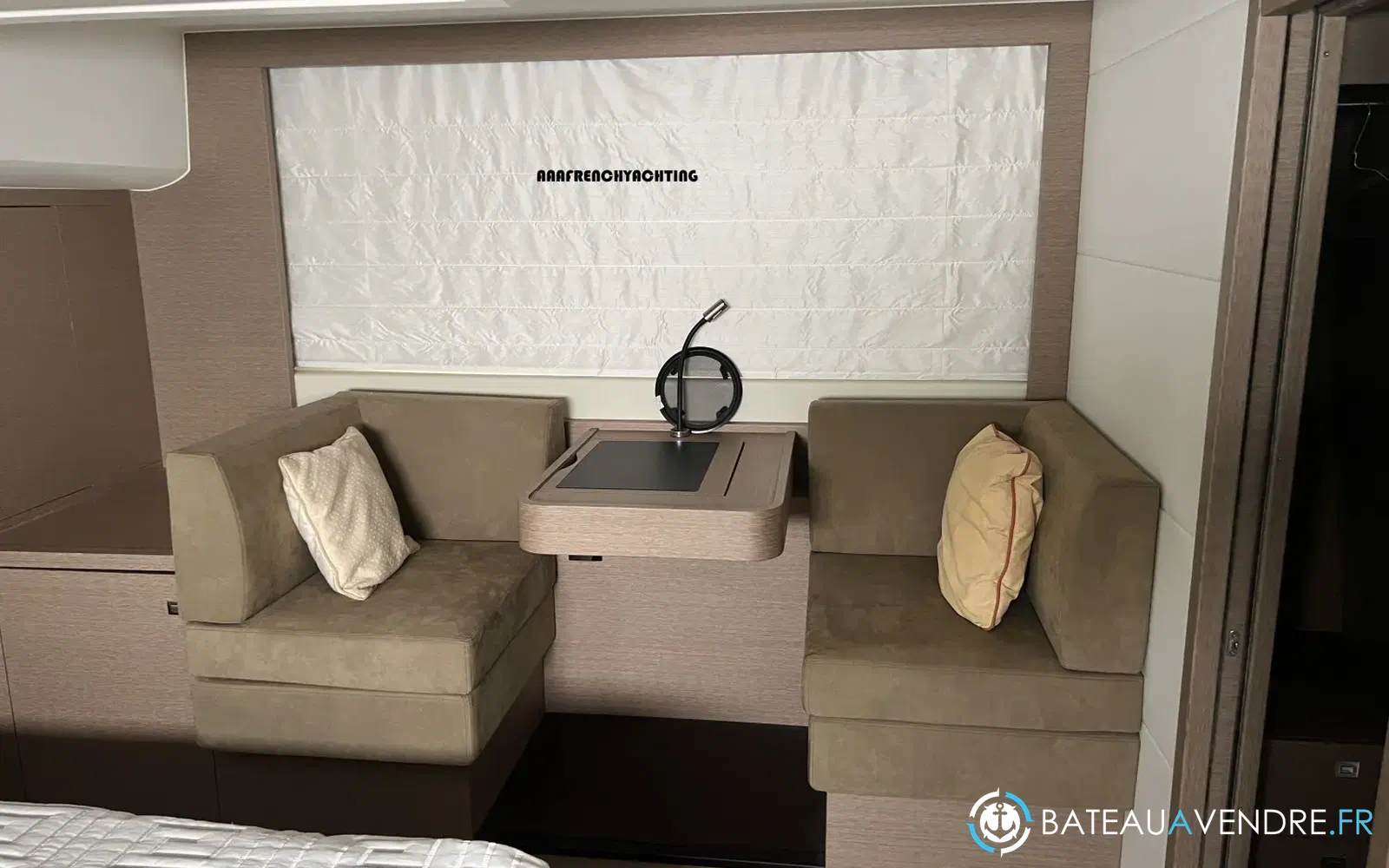 slider 22 Jeanneau Prestige 560