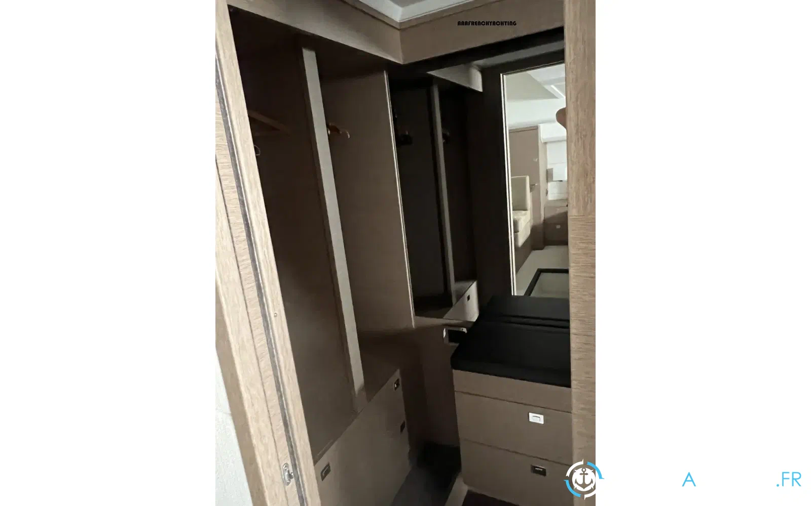 slider 26 Jeanneau Prestige 560
