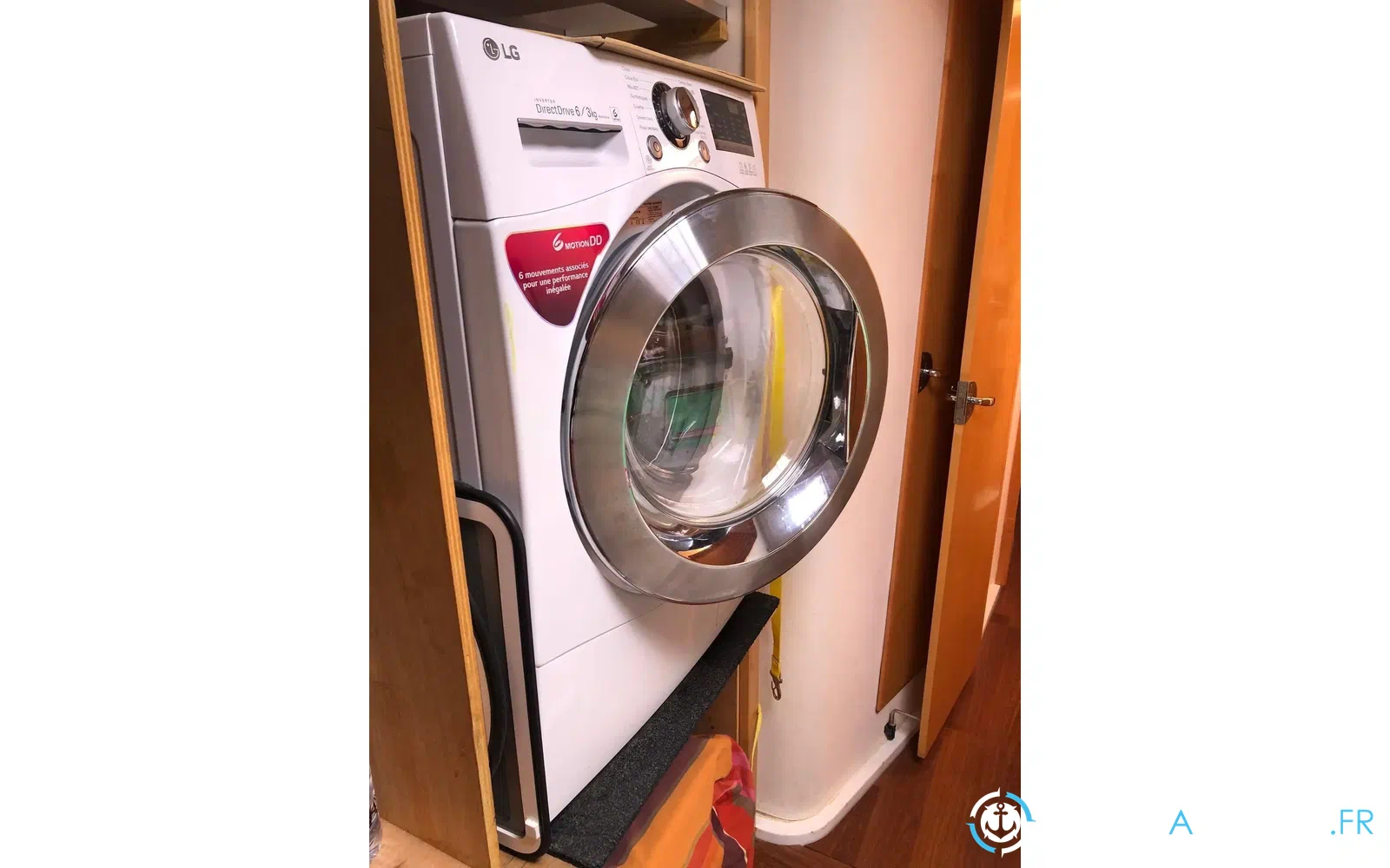 slider 12 Fountaine Pajot Salina 48
