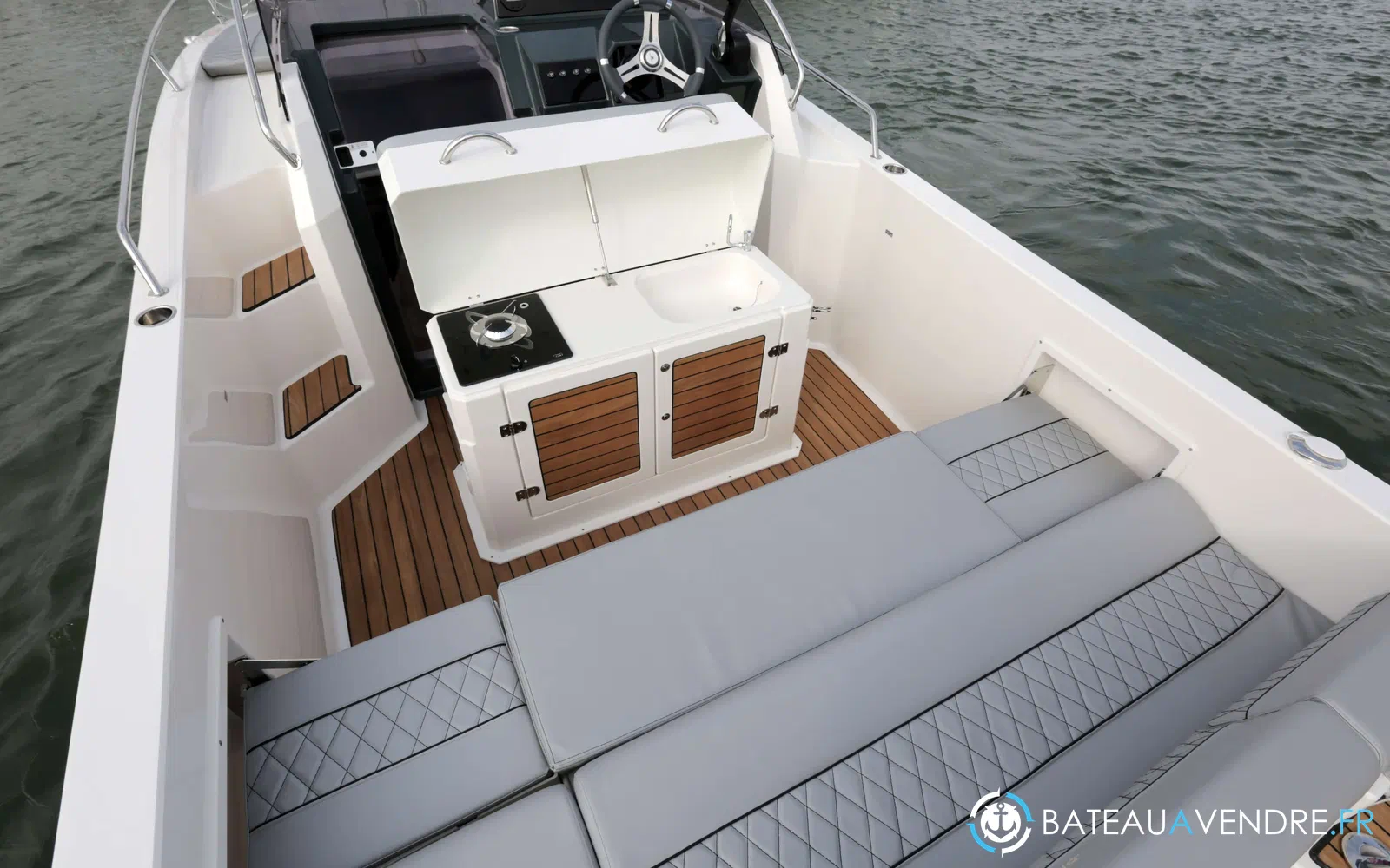 slider 1 Pacific Craft 750 Open