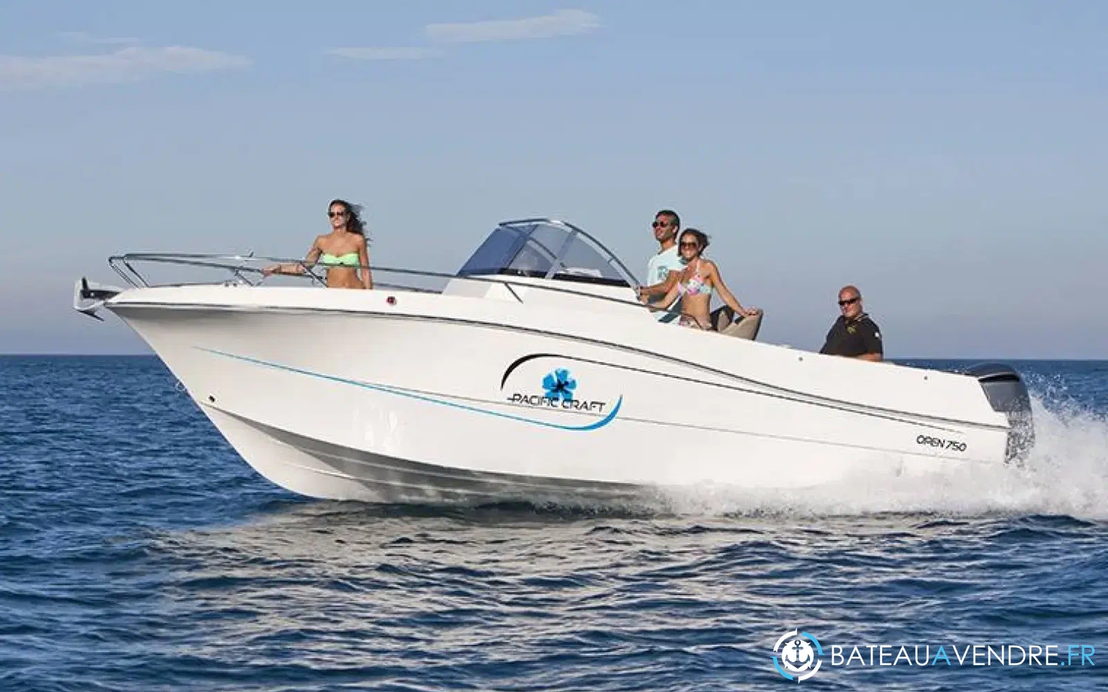 slider 4 Pacific Craft 750 Open