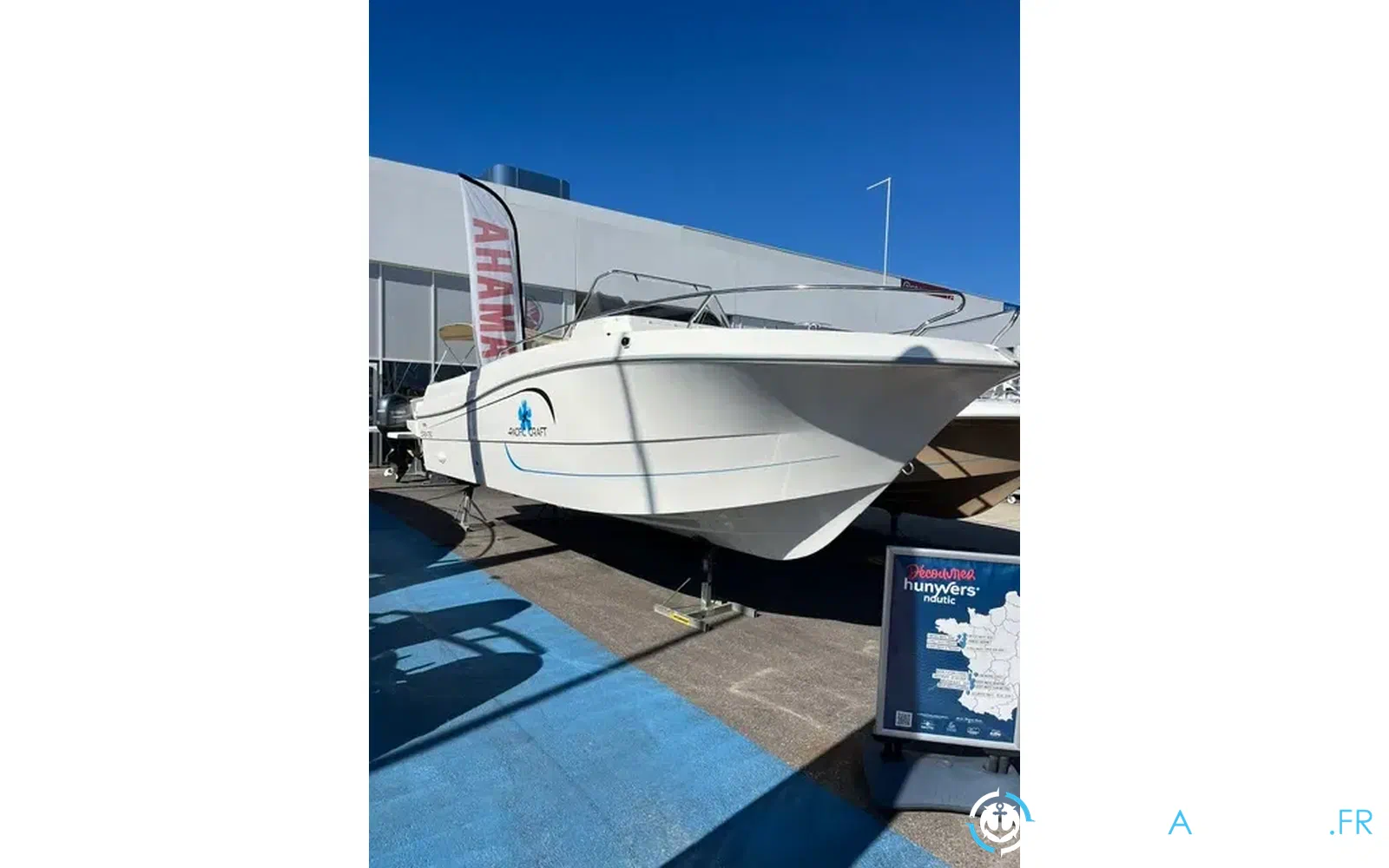slider 1 Pacific Craft 750 Open