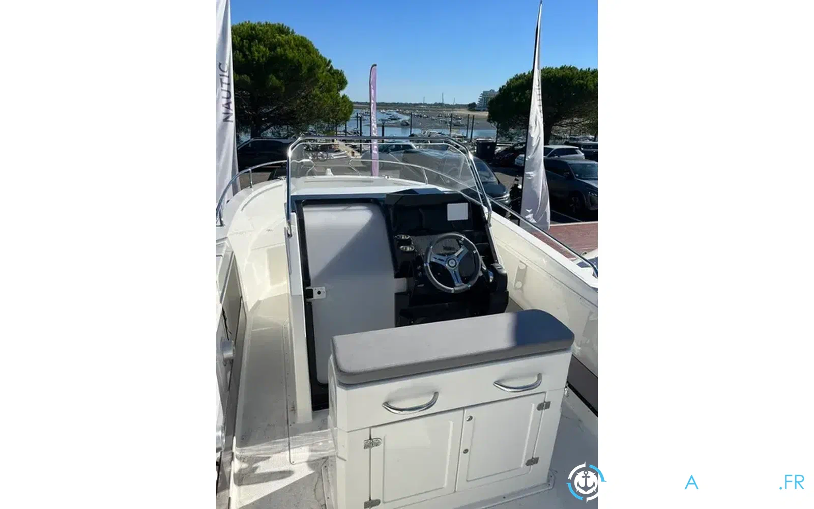 slider 4 Pacific Craft 750 Open