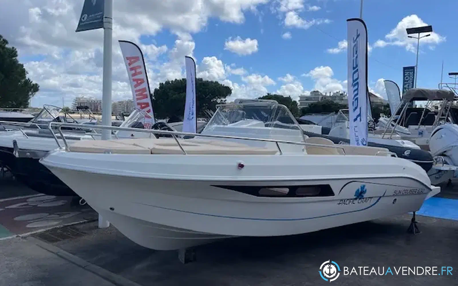 slider 0 Pacific Craft 630 SC
