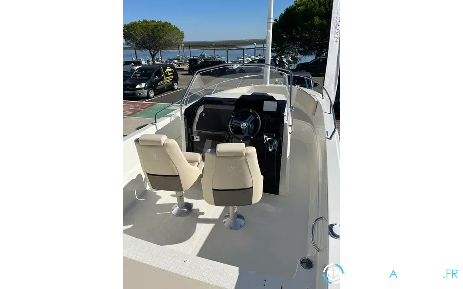slider 2 Pacific Craft 670 Open