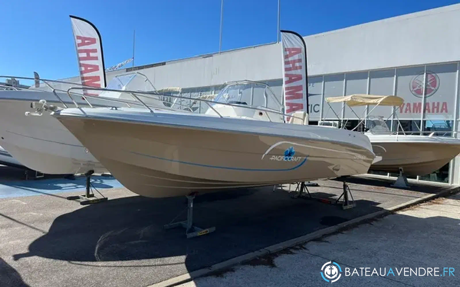 slider 5 Pacific Craft 670 Open