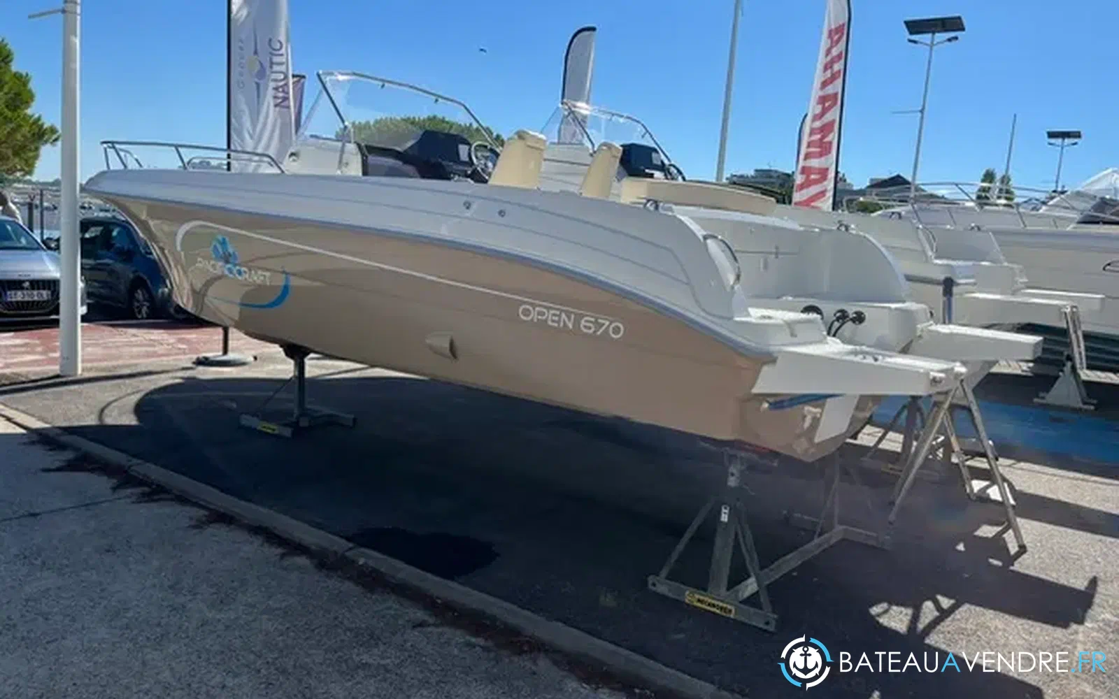 slider 6 Pacific Craft 670 Open