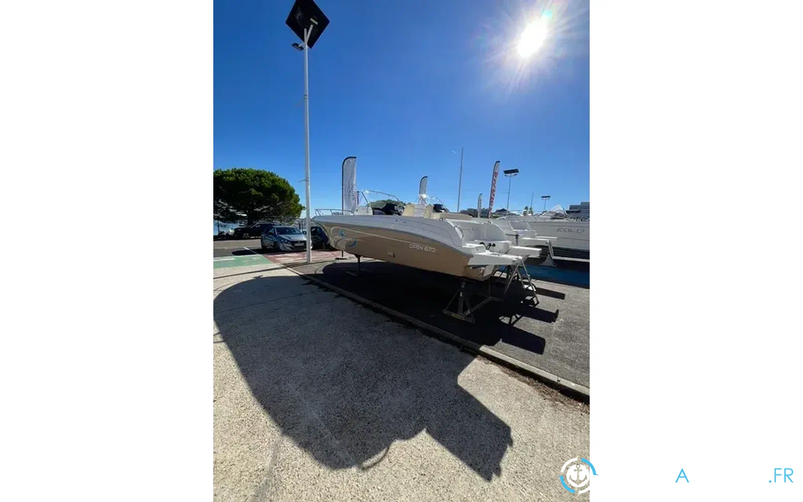 slider 7 Pacific Craft 670 Open
