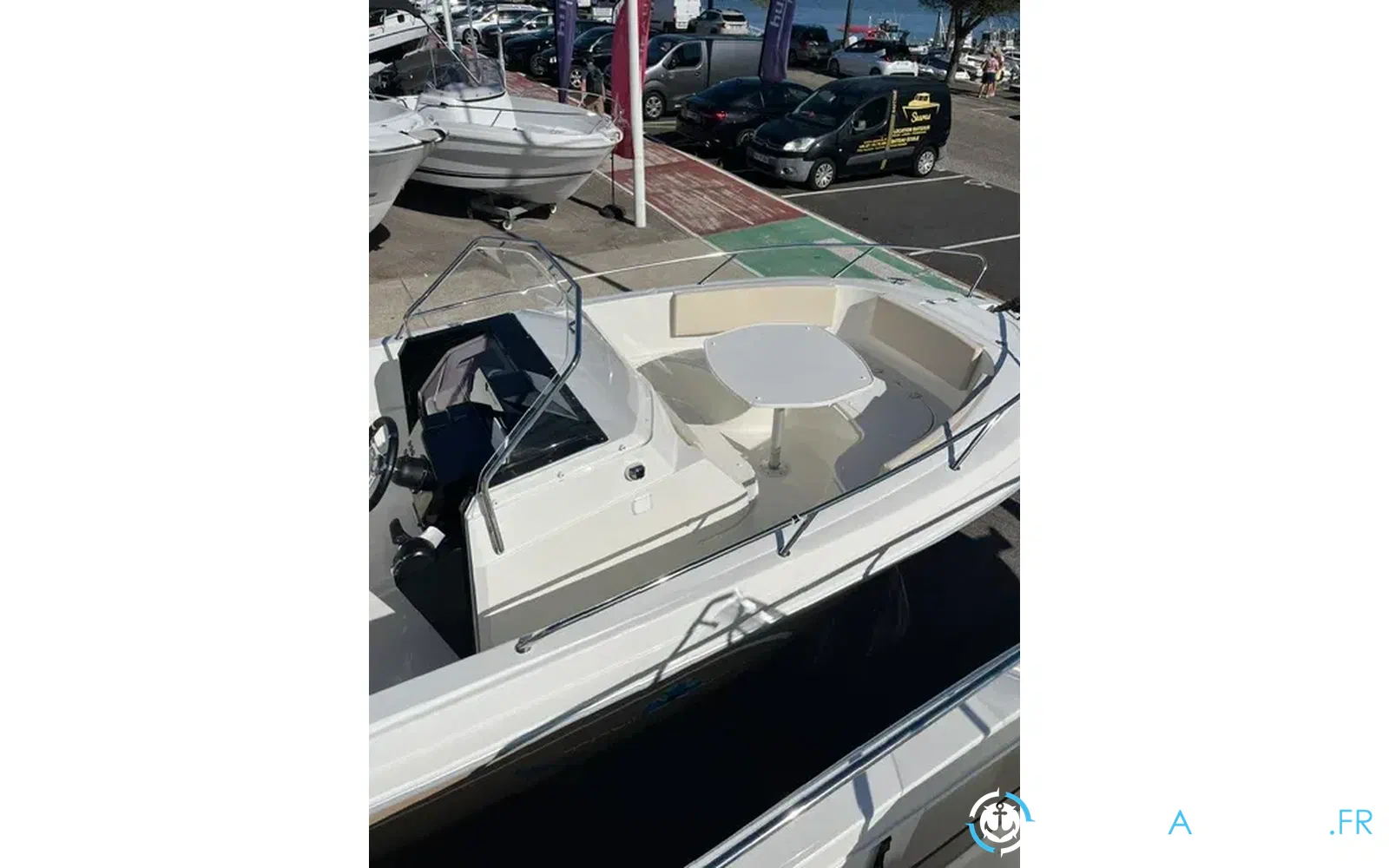 slider 1 Pacific Craft 670 Open
