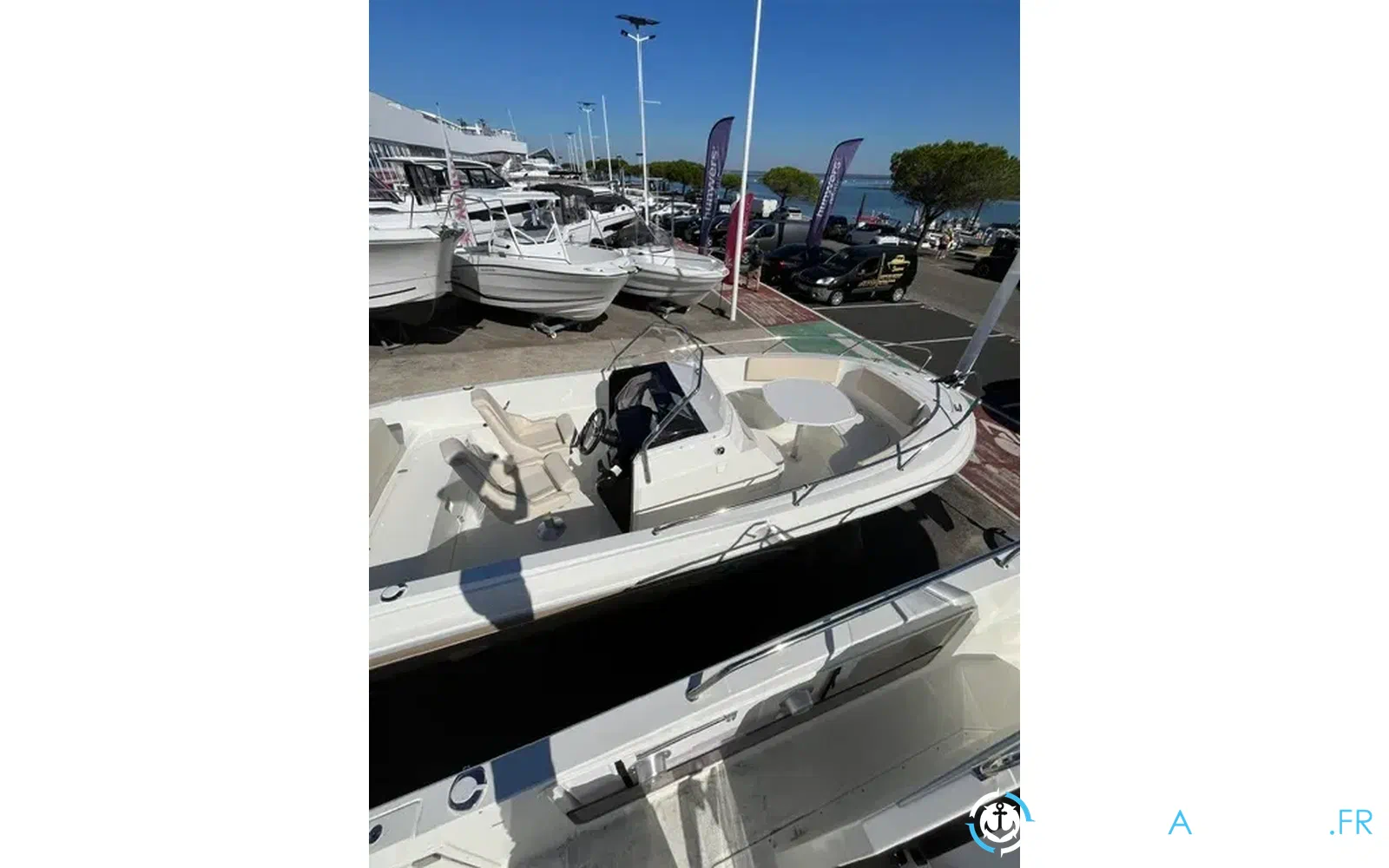 slider 8 Pacific Craft 670 Open