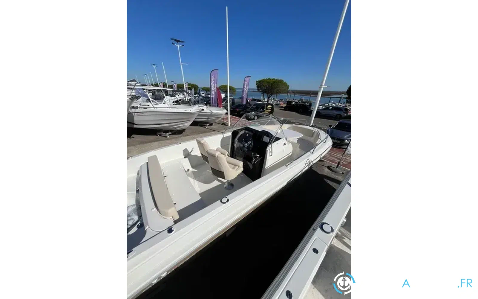 slider 3 Pacific Craft 670 Open