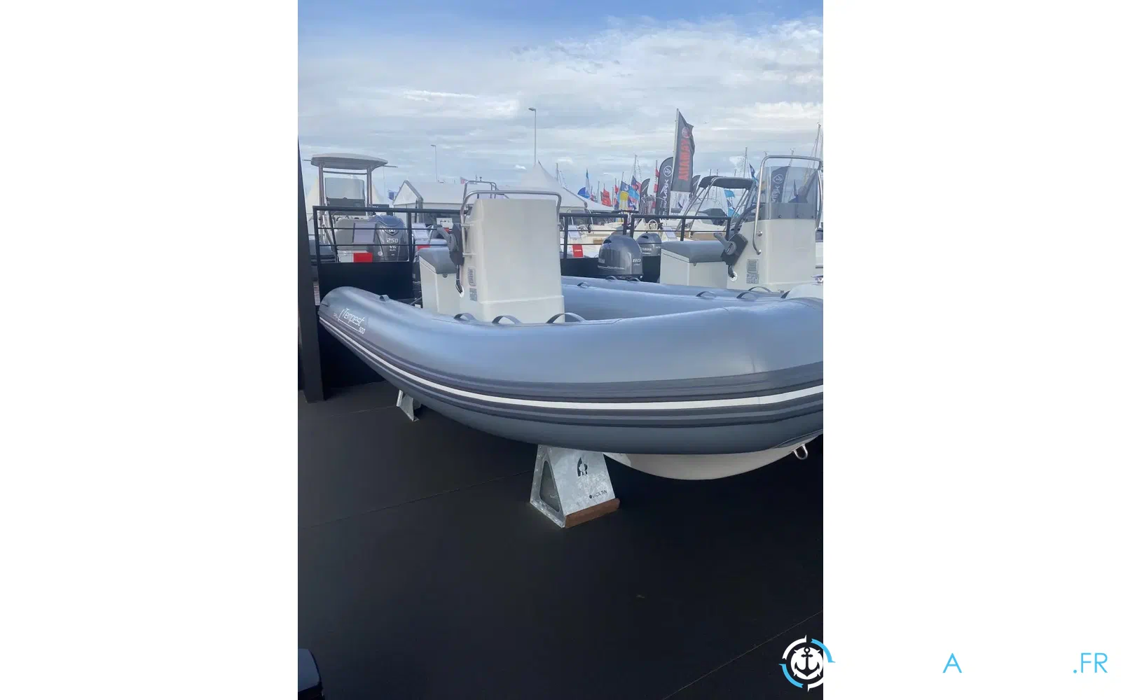 slider 1 Capelli Tempest 500