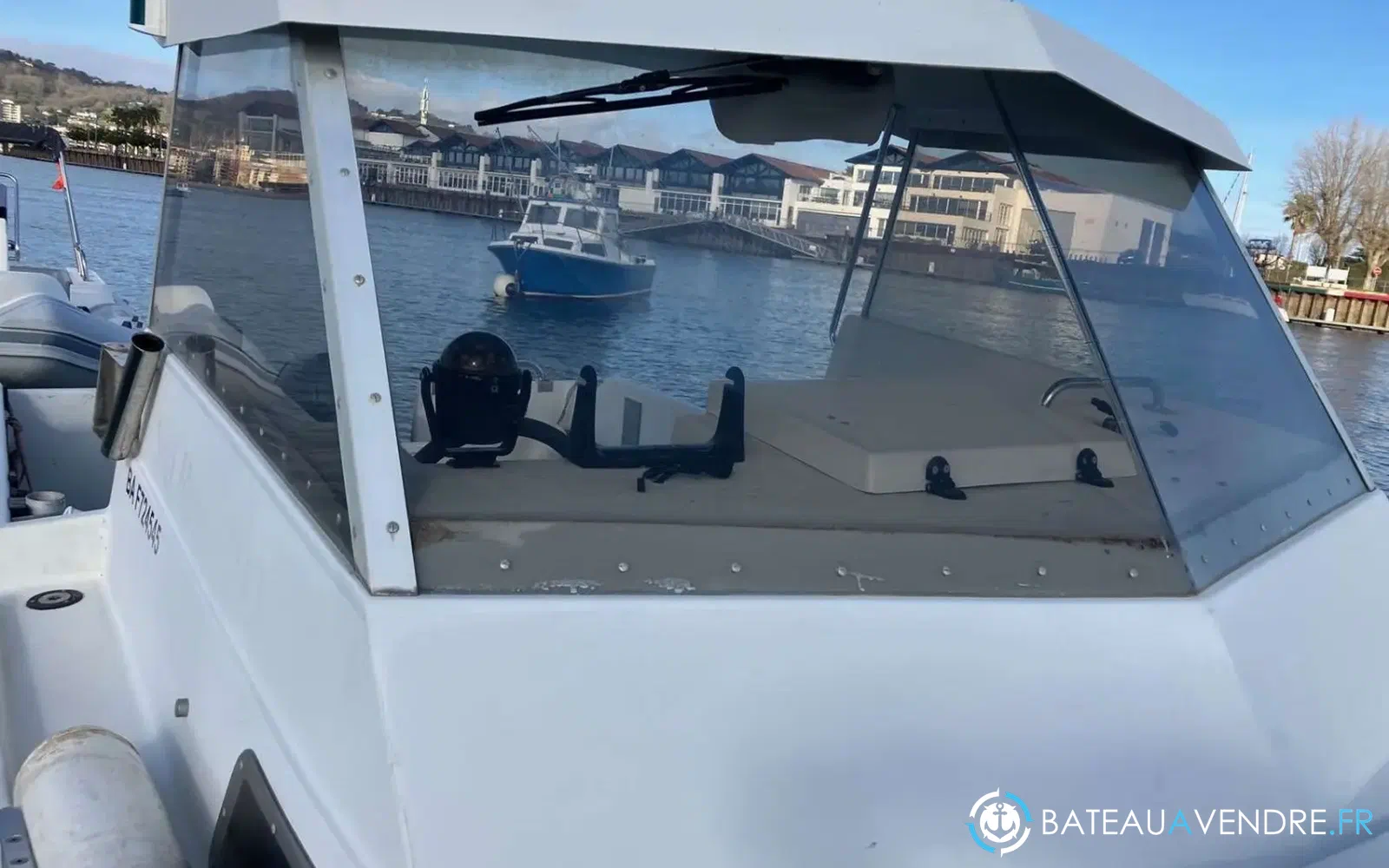 slider 22 Sea Rover 590