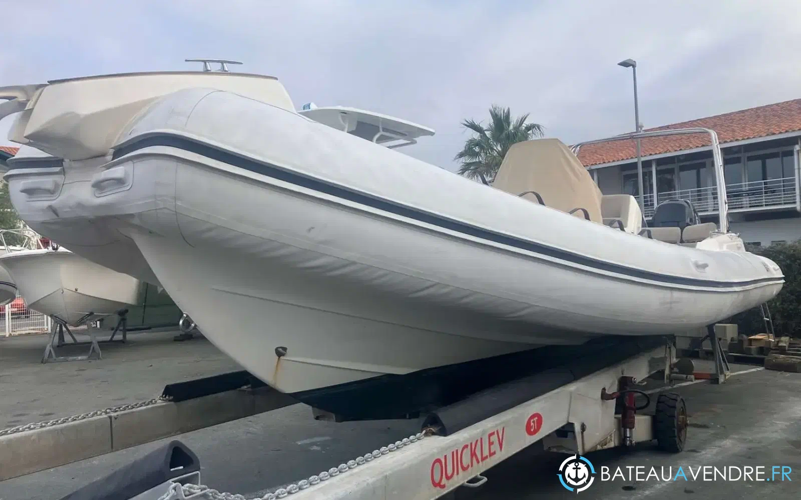 slider 4 Nuova Jolly Blackfin 9 Elegance