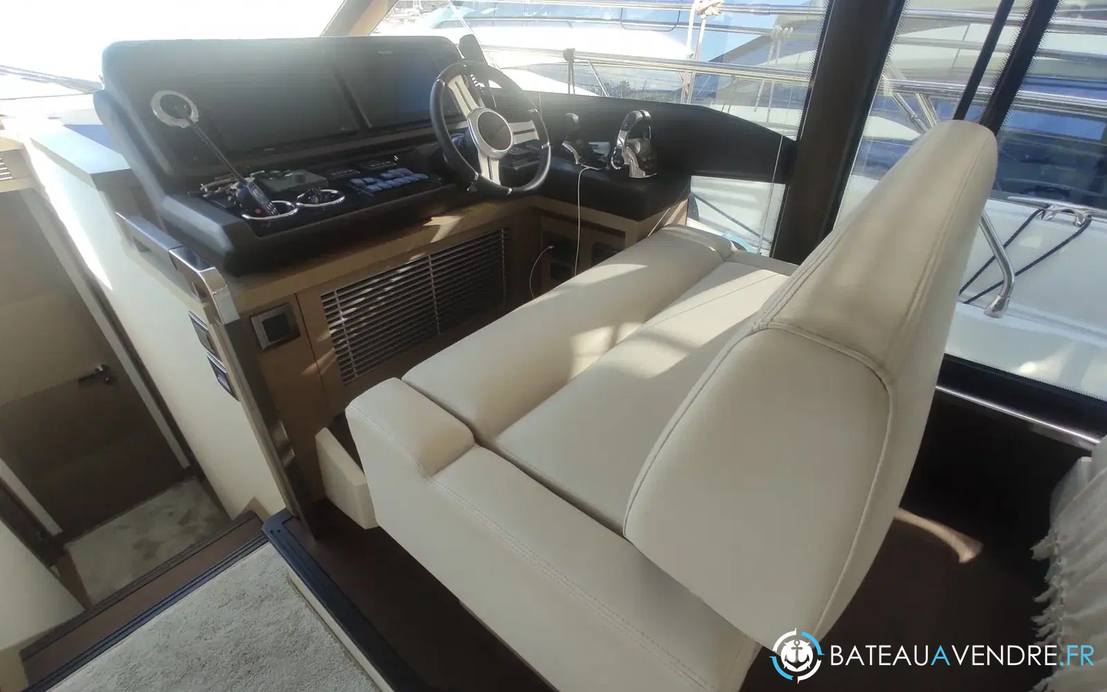 slider 9 Jeanneau Prestige 520 Fly