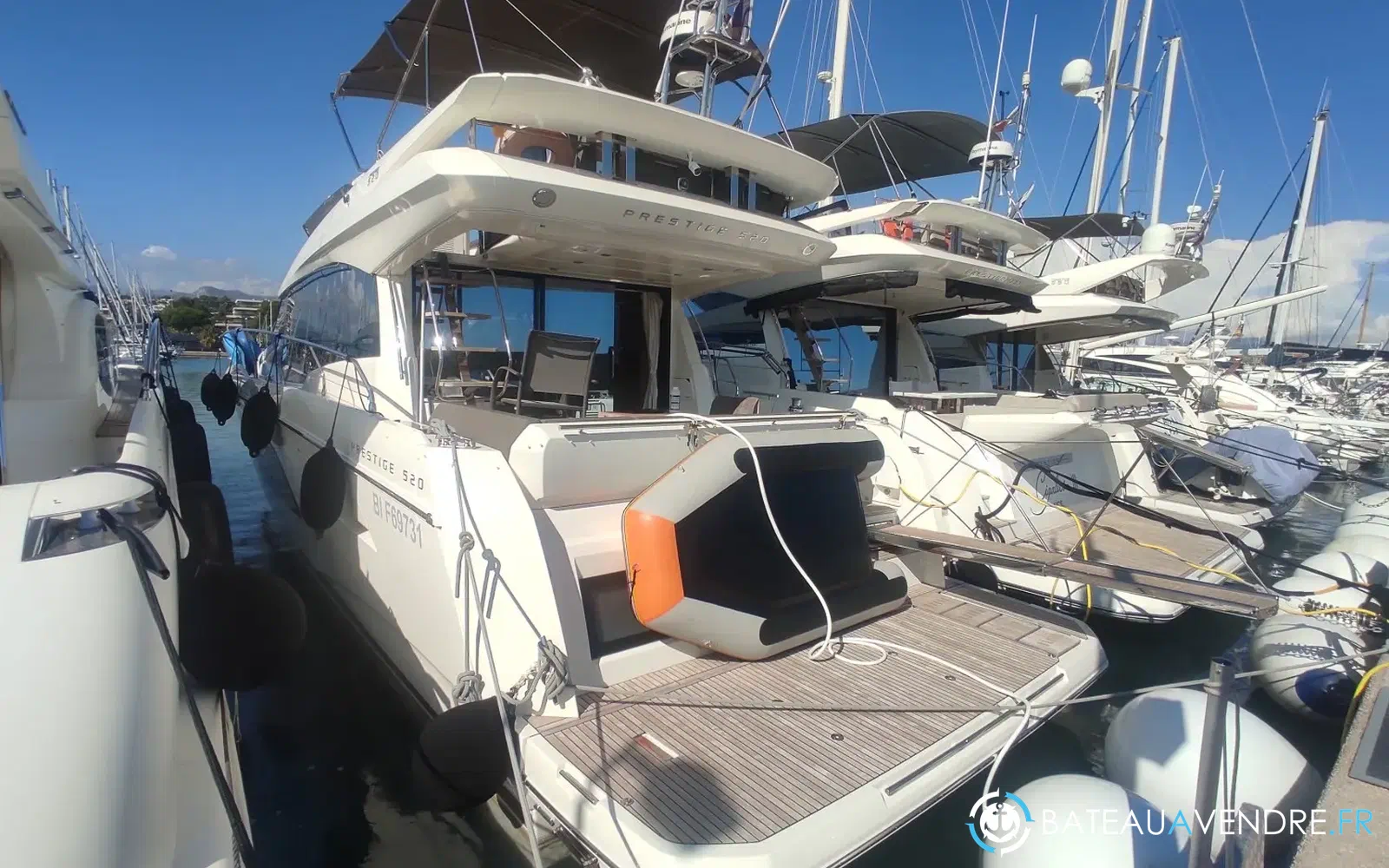 slider 1 Jeanneau Prestige 520 Fly