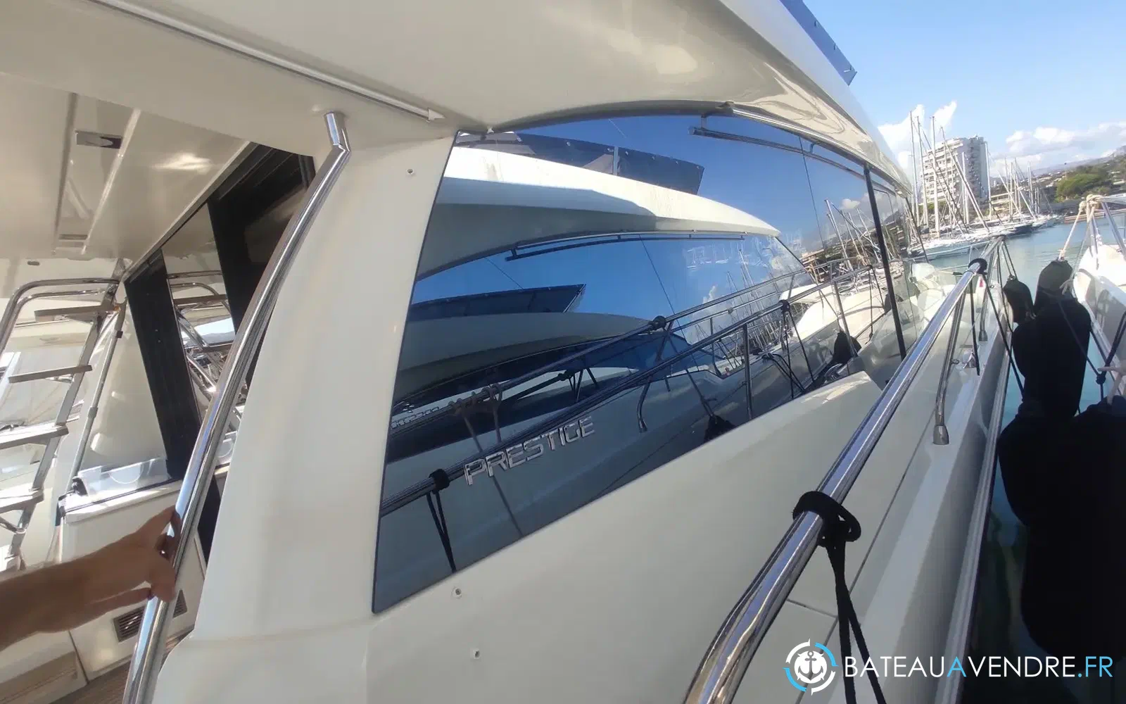 slider 2 Jeanneau Prestige 520 Fly