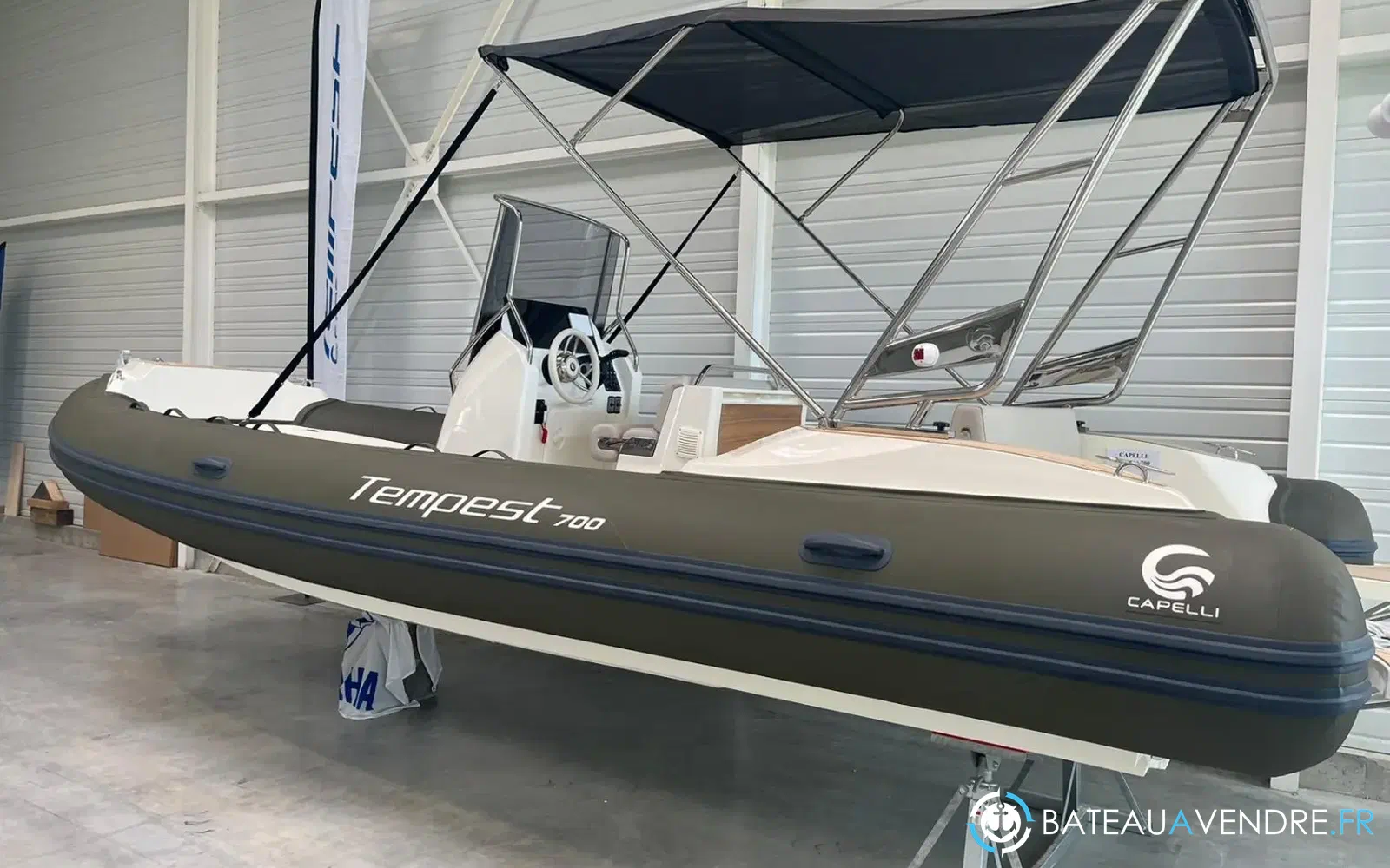 slider 2 Capelli Tempest 700