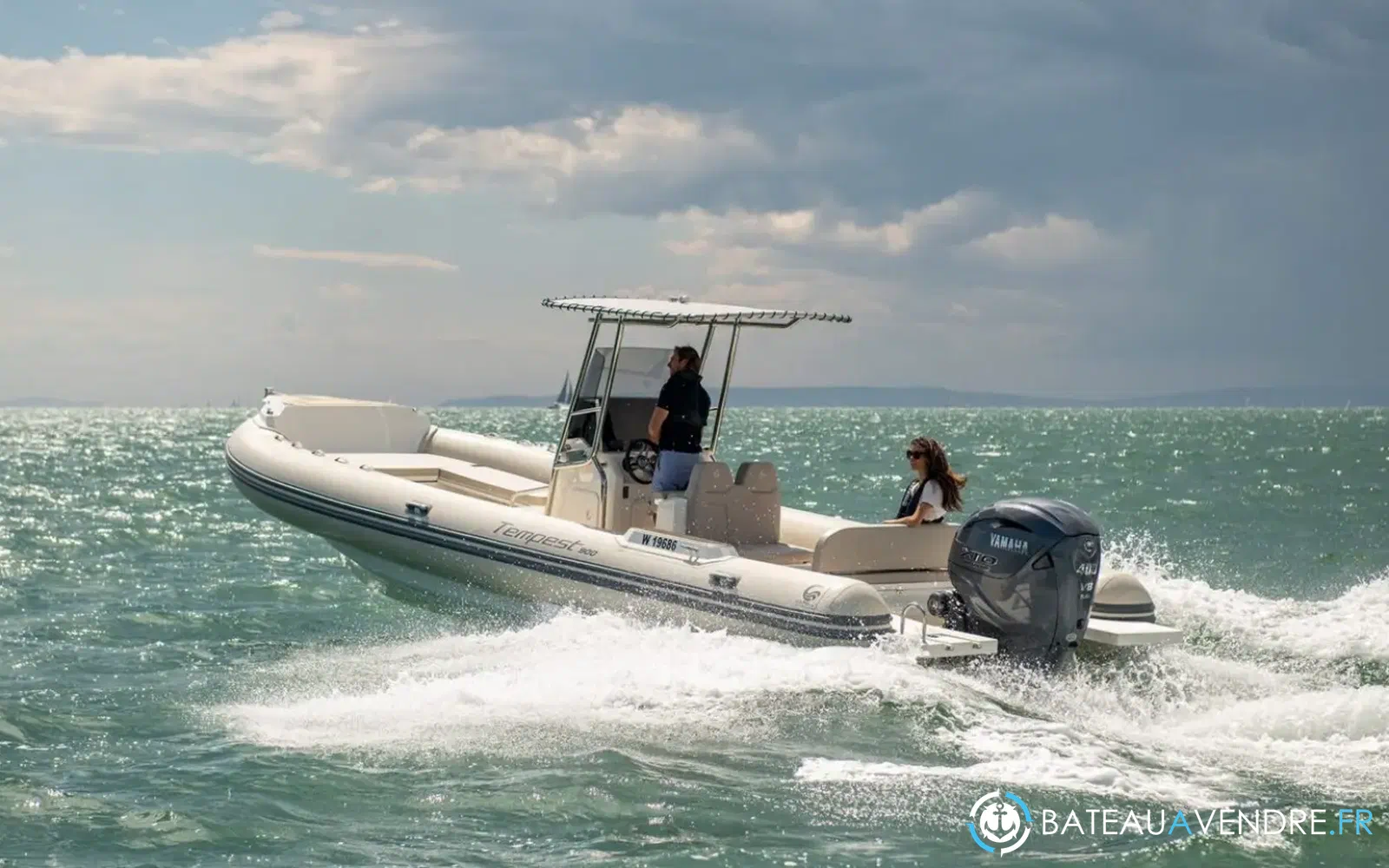 slider 1 Capelli Tempest 900 Luxe