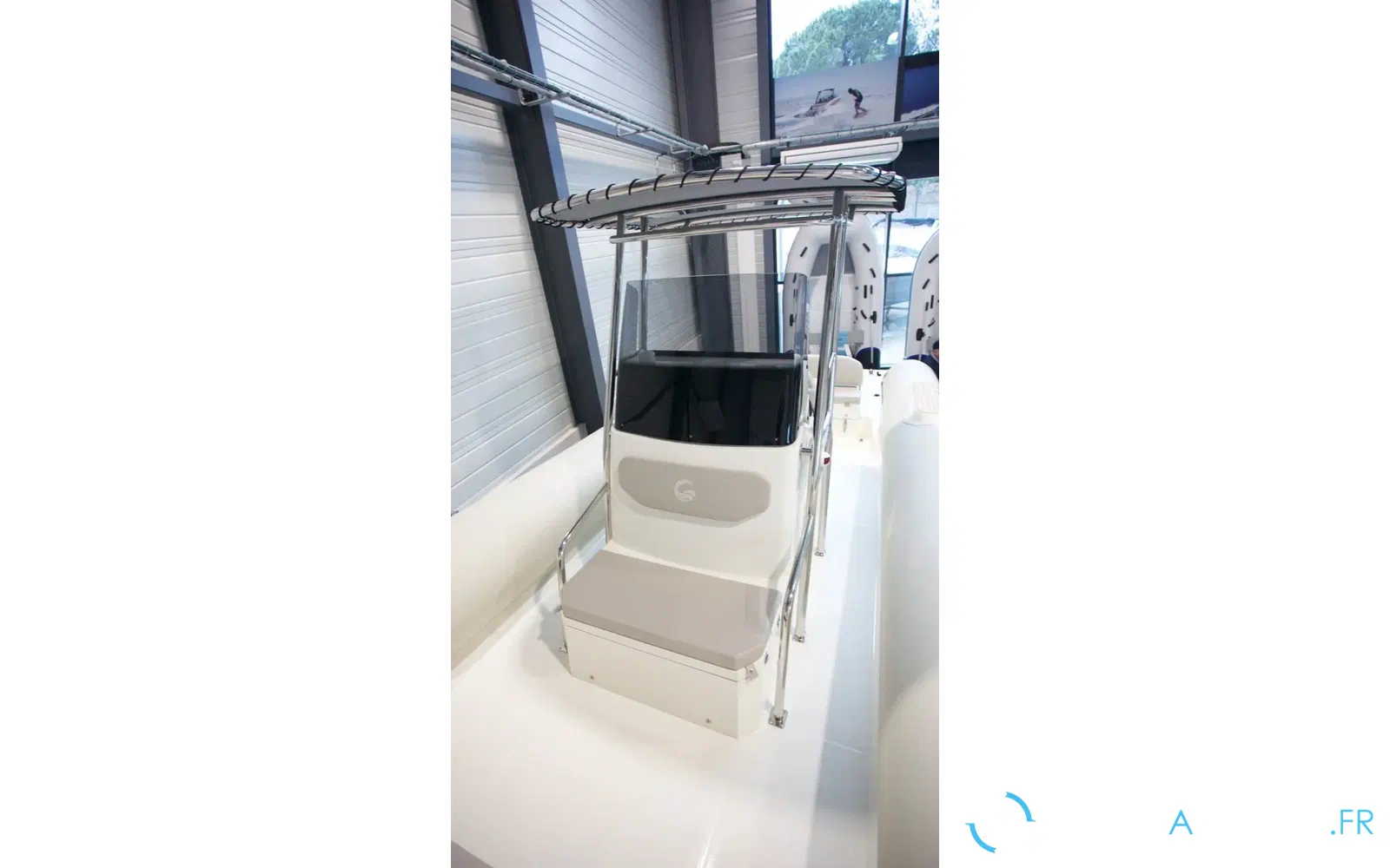 slider 4 Capelli Tempest 900 Luxe