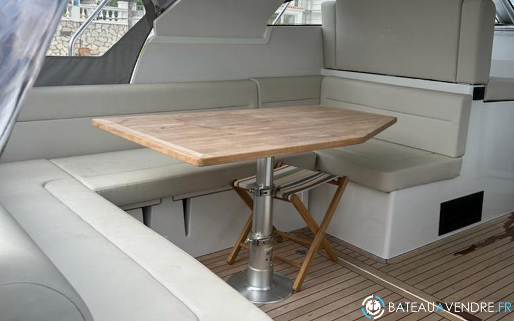 Sealine S335 interieur photo 5