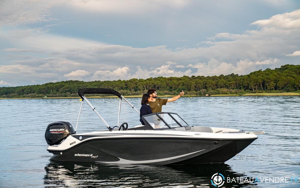 Bayliner Element M17 exterieur photo de présentation