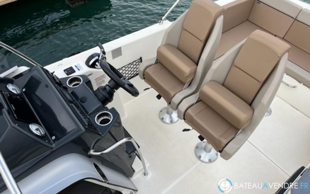 Quicksilver Activ 755 Sundeck interieur photo 5