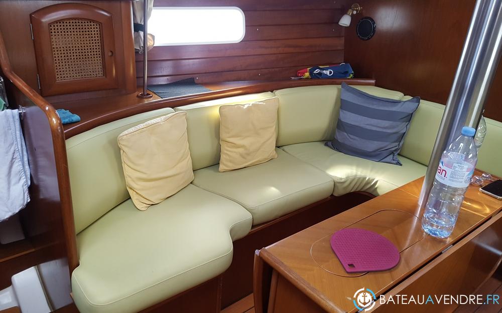 Beneteau Oceanis 36 CC interieur photo 3