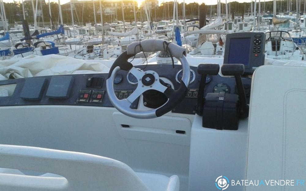 Beneteau Antares 980 Fly interieur photo 5