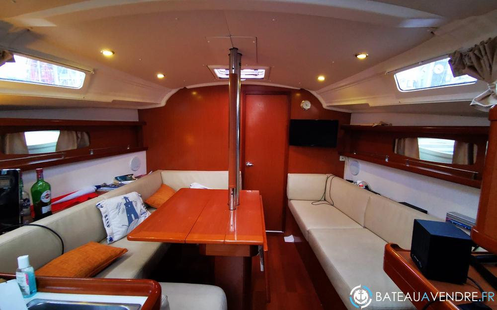 Beneteau Oceanis 37 interieur photo 2