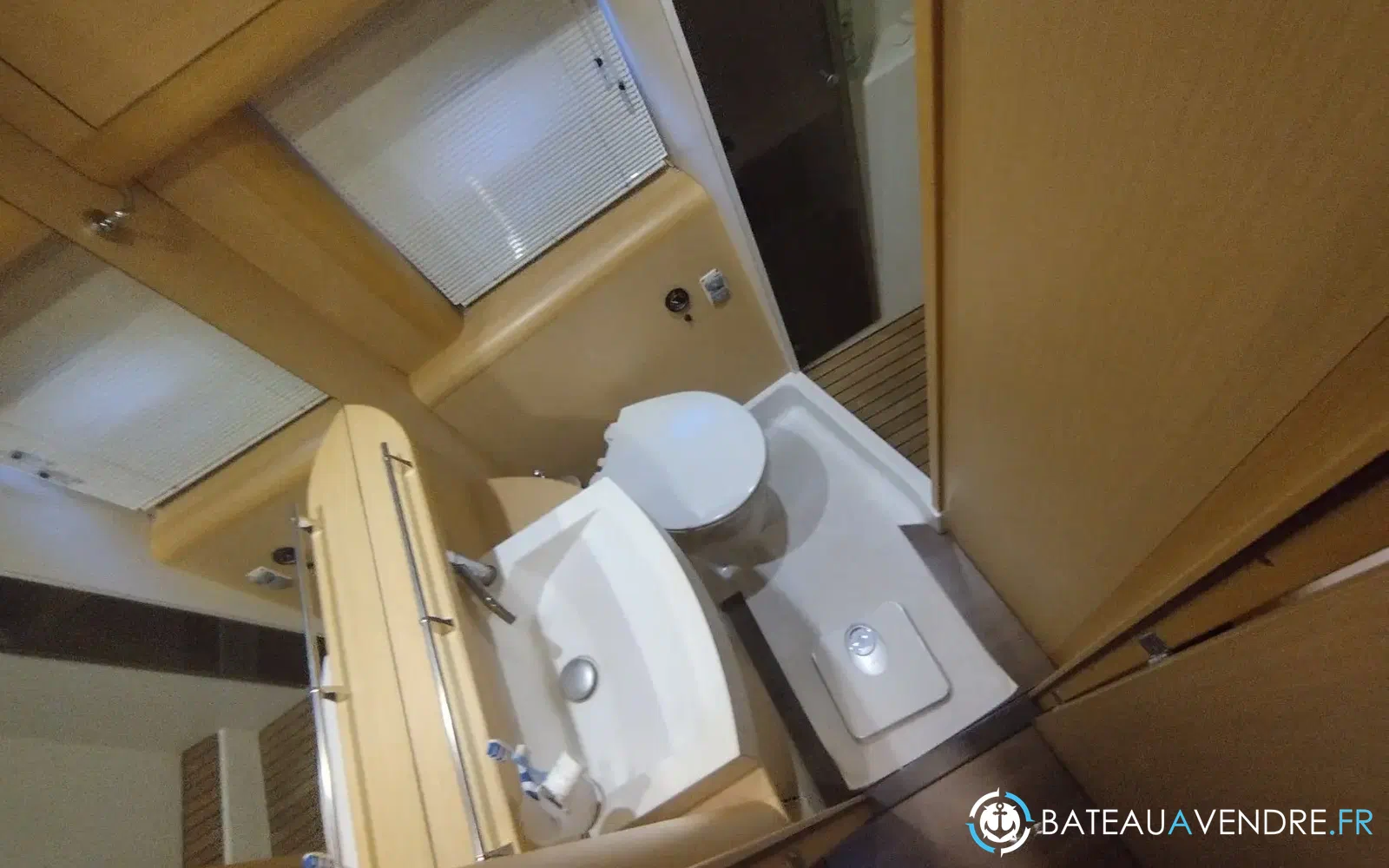 slider 8 Beneteau Monte Carlo 42