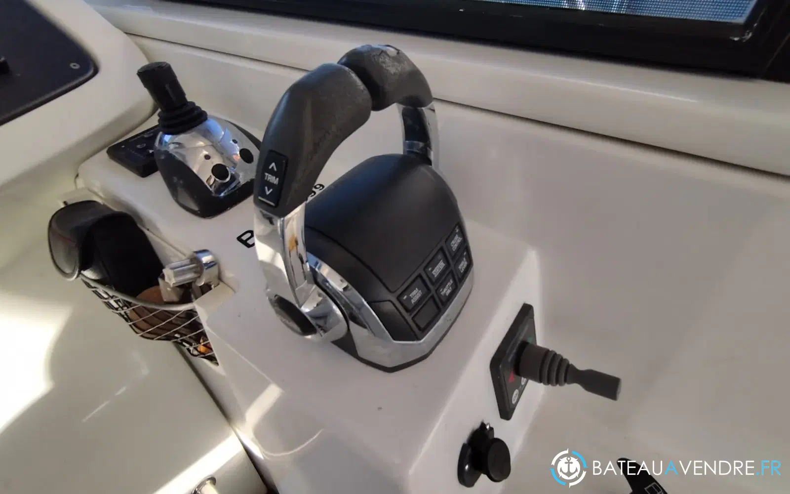 slider 9 Beneteau Flyer Gran Turismo 34