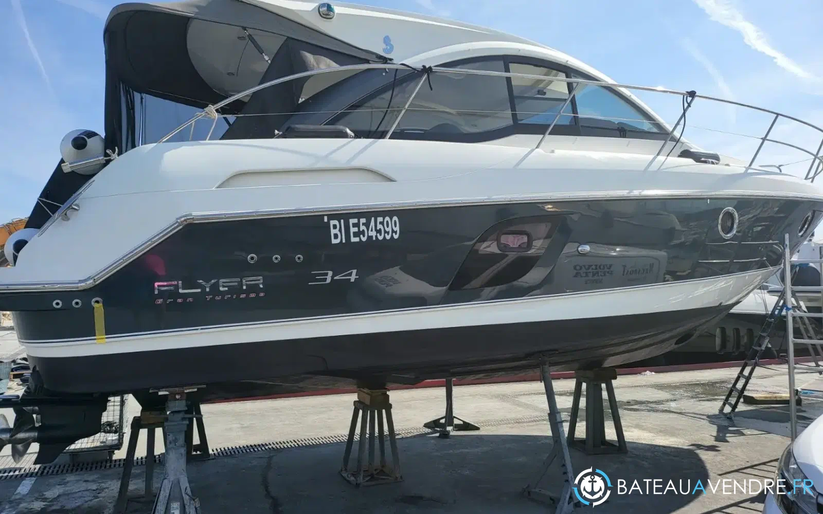 slider 1 Beneteau Flyer Gran Turismo 34